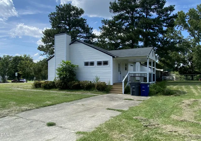 Photo 4 of Single family home for sale at 600 River Rd, Selma, NC 27576 | MLS# 10189130 | Listing updated on 2026-09-05