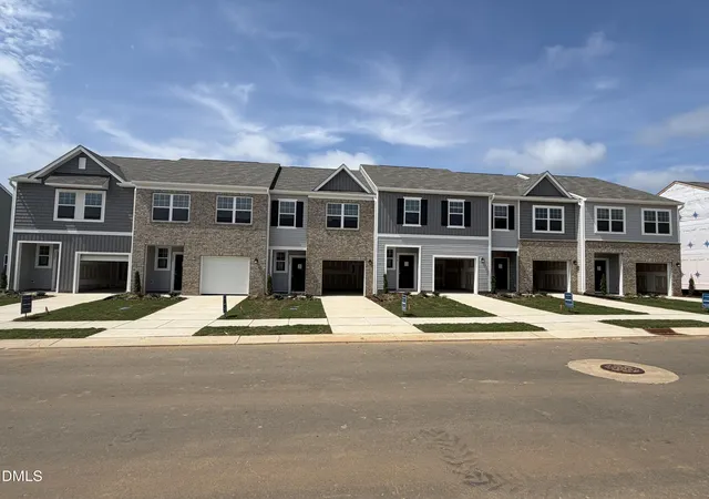 Photo 1 of Sale Pending at 122 S Meyers Ct, Clayton, NC 27520 | MLS# 10189041 | Listing updated on 2026-09-02