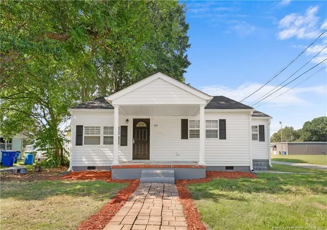 Photo 1 of Sale Pending at 219 W Brocklyn St, Benson, NC 27504 | MLS# 768416 | Listing updated on 2026-09-20