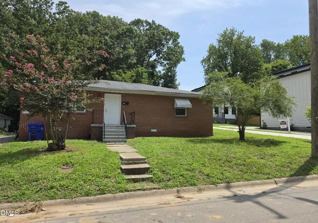 Photo 2 of Single family home for sale at 1510 N Hyde Park Ave, Durham, NC 27701 | MLS# 10189271 | Listing updated on 2026-09-10