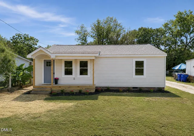 Photo 2 of Sale Pending at 522 Buffalo Rd, Smithfield, NC 27577 | MLS# 10189084 | Listing updated on 2026-09-16