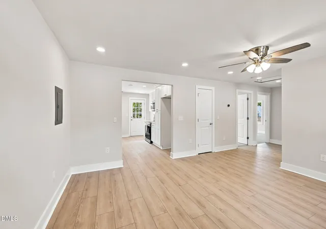 Photo 3 of Sale Pending at 522 Buffalo Rd, Smithfield, NC 27577 | MLS# 10189084 | Listing updated on 2026-09-16