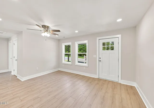 Photo 4 of Sale Pending at 522 Buffalo Rd, Smithfield, NC 27577 | MLS# 10189084 | Listing updated on 2026-09-16
