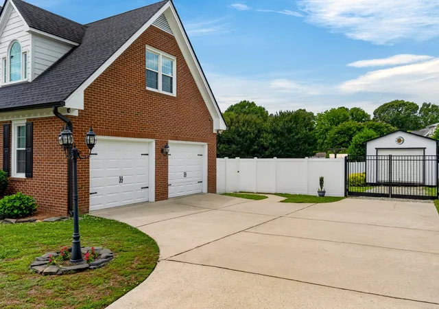 Photo 4 of Single family home for sale at 4908 Allanbrooke Ln, Fuquay Varina, NC 27526 | MLS# 10189049 | Listing updated on 2026-09-18