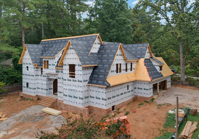 Photo 3 of Single family home for sale at 4500 Wilkes St, Raleigh, NC 27609 | MLS# 10189126 | Listing updated on 2026-08-28