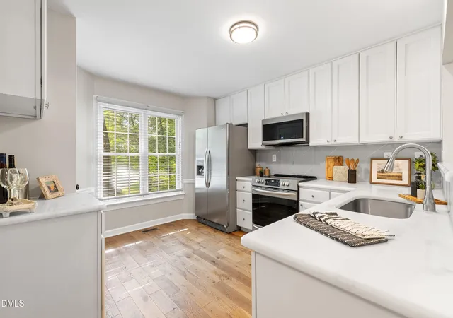 Photo 4 of Sale Pending at 112 Marshfield Pl, Cary, NC 27513 | MLS# 10189493 | Listing updated on 2026-09-09