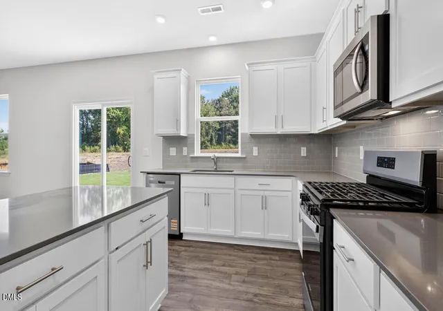 Photo 4 of Sale Pending at 129 Lone Star Dr, Lillington, NC 27546 | MLS# 10189109 | Listing updated on 2026-09-09