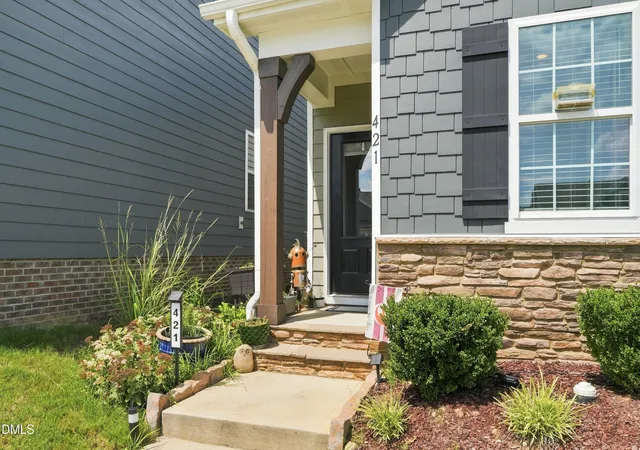 Photo 2 of Single family home for sale at 421 Haywood Glen Dr, Knightdale, NC 27545 | MLS# 10189238 | Listing updated on 2026-08-30
