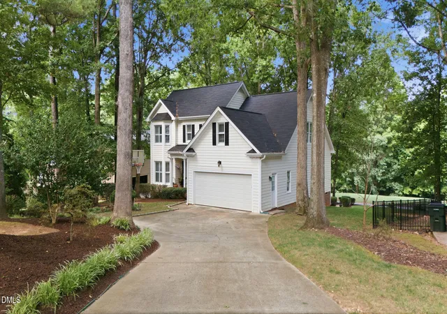 Photo 3 of Single family home for sale at 5101 Windance Pl, Holly Springs, NC 27540 | MLS# 10189166 | Listing updated on 2026-09-14