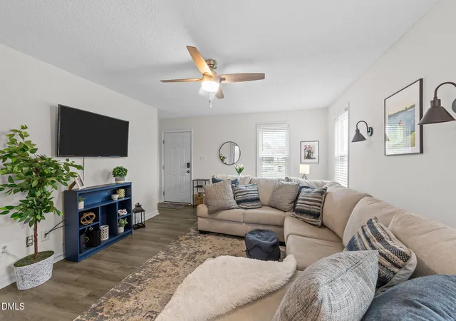 Photo 4 of Single family home for sale at 717 Slippery Bank Ct, Benson, NC 27504 | MLS# 10189529 | Listing updated on 2026-09-03