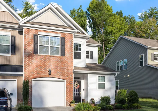 Photo 2 of Townhouse for sale at 728 Great Eno Path, Hillsborough, NC 27278 | MLS# 10189169 | Listing updated on 2026-08-29