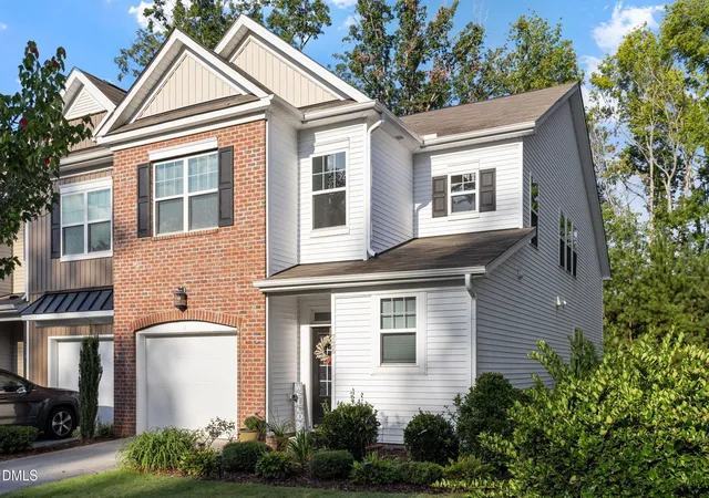 Photo 3 of Townhouse for sale at 728 Great Eno Path, Hillsborough, NC 27278 | MLS# 10189169 | Listing updated on 2026-08-29