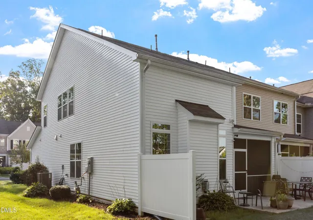 Photo 3 of Townhouse for sale at 728 Great Eno Path, Hillsborough, NC 27278 | MLS# 10189169 | Listing updated on 2026-08-29