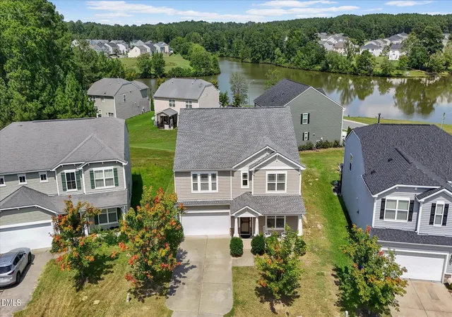 Photo 4 of Single family home for sale at 127 Rosebud Ln, Durham, NC 27704 | MLS# 10189263 | Listing updated on 2026-08-28
