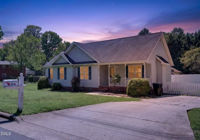 Photo 3 of Sale Pending at 2610 Eldermont St, Burlington, NC 27215 | MLS# 10189184 | Listing updated on 2026-09-14