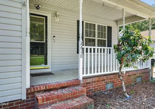 Photo 4 of Sale Pending at 2610 Eldermont St, Burlington, NC 27215 | MLS# 10189184 | Listing updated on 2026-09-14