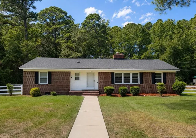 Photo 1 of Single family home for sale at 2903 N Kenan Ave, Lumberton, NC 28358 | MLS# 768426 | Listing updated on 2026-08-29