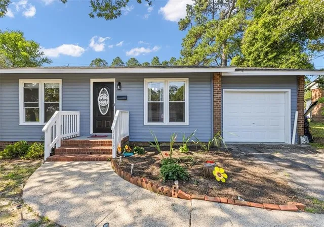 Photo 3 of Single family home for sale at 5405 Sw Sandstone Dr Sw, Fayetteville, NC 28311 | MLS# 768377 | Listing updated on 2026-09-10