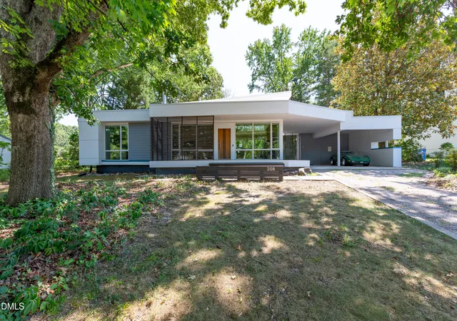 Photo 2 of Sale Pending at 208 Windel Dr, Raleigh, NC 27609 | MLS# 10189296 | Listing updated on 2026-08-30