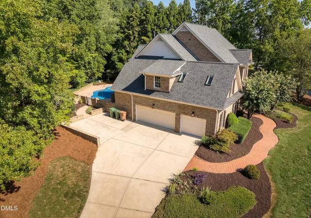 Photo 3 of Single family home for sale at 101 Glade Park Rd, Cary, NC 27518 | MLS# 10189514 | Listing updated on 2026-08-31