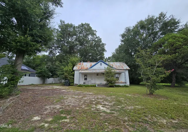 Photo 1 of Sale Pending at 308 W W Horton St, Zebulon, NC 27597 | MLS# 10189255 | Listing updated on 2026-09-04