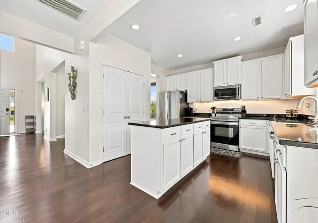 Photo 3 of Sale Pending at 124 Rosebud Ln, Durham, NC 27704 | MLS# 10189390 | Listing updated on 2026-09-04
