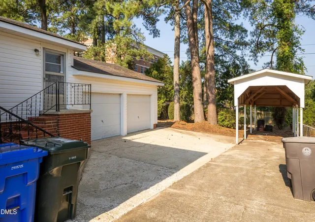 Photo 3 of Single family home for sale at 462 Mcrae Dr, Fayetteville, NC 28305 | MLS# 10189416 | Listing updated on 2026-08-29