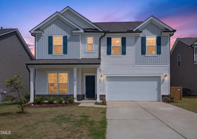 Photo 2 of Single family home for sale at 1809 Carlton Links Dr, Fuquay Varina, NC 27526 | MLS# 10189681 | Listing updated on 2026-09-04
