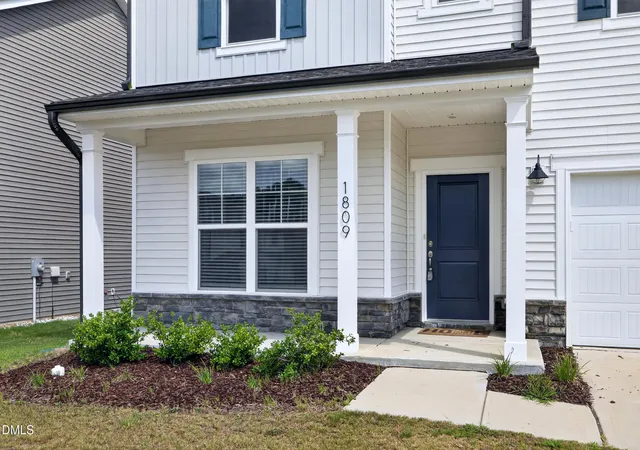 Photo 3 of Single family home for sale at 1809 Carlton Links Dr, Fuquay Varina, NC 27526 | MLS# 10189681 | Listing updated on 2026-09-04