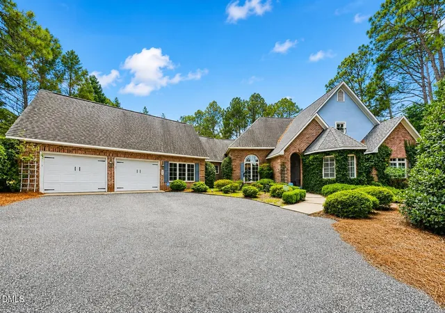 Photo 1 of Single family home for sale at 127 Sakonnet Trl, Pinehurst, NC 28374 | MLS# 10189460 | Listing updated on 2026-08-28