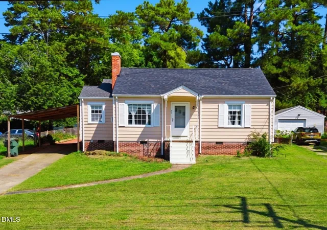 Photo 1 of Single family home for sale at 325 W Gilbreath St, Graham, NC 27253 | MLS# 10189478 | Listing updated on 2026-09-07