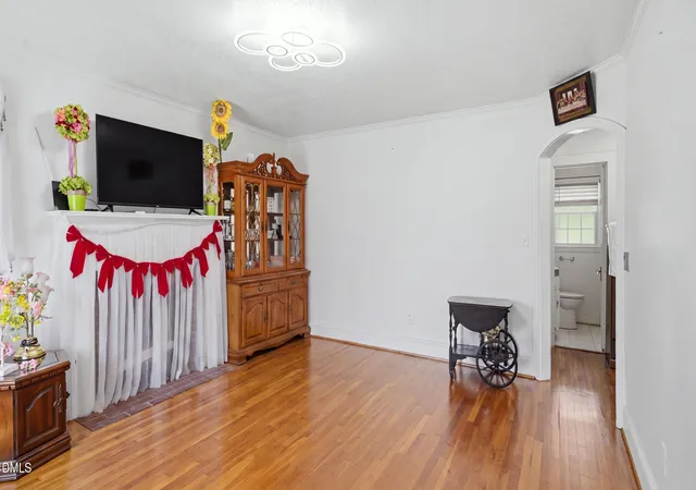 Photo 3 of Single family home for sale at 325 W Gilbreath St, Graham, NC 27253 | MLS# 10189478 | Listing updated on 2026-10-04