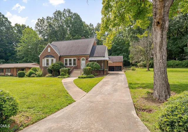 Photo 3 of Single family home for sale at 309 Albright Ave, Graham, NC 27253 | MLS# 10189482 | Listing updated on 2026-09-18