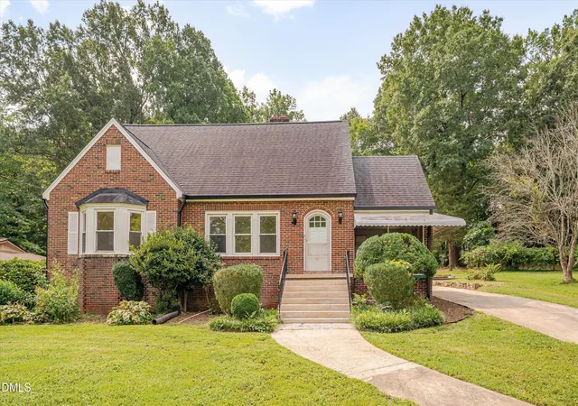 Photo 3 of Single family home for sale at 309 Albright Ave, Graham, NC 27253 | MLS# 10189482 | Listing updated on 2026-09-18