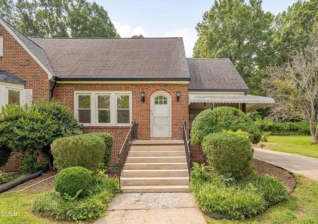 Photo 4 of Single family home for sale at 309 Albright Ave, Graham, NC 27253 | MLS# 10189482 | Listing updated on 2026-09-18