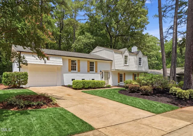 Photo 2 of Sale Pending at 1429 Falls Church Rd, Raleigh, NC 27609 | MLS# 10189560 | Listing updated on 2026-09-15