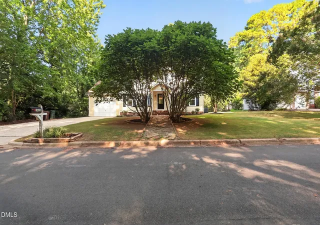 Photo 3 of Sale Pending at 1424 Laughridge Dr, Cary, NC 27511 | MLS# 10189385 | Listing updated on 2026-08-31