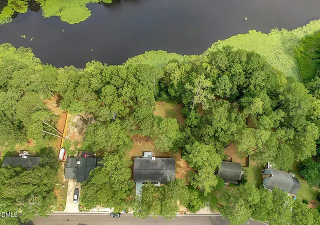 Photo 4 of Sale Pending at 1729 Boros Dr, Fayetteville, NC 28303 | MLS# 10189402 | Listing updated on 2026-09-11
