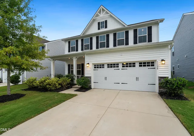 Photo 4 of Single family home for sale at 1128 Ryan Meadow Dr, Monroe, NC 28110 | MLS# 10189444 | Listing updated on 2026-08-28