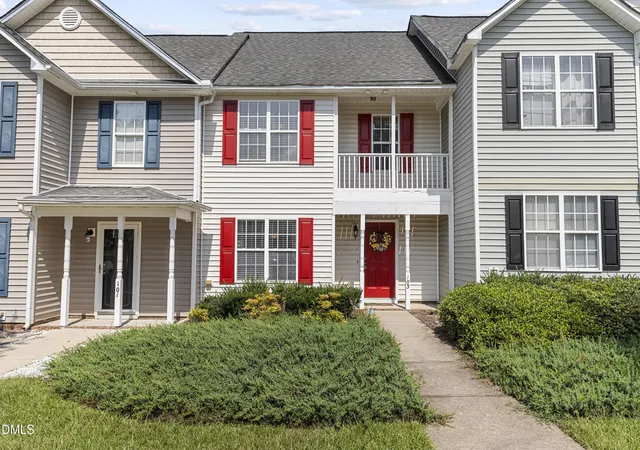 Townhouse for sale at 103 Gatwick Ct, Clayton, NC 27520 | MLS# 10189421