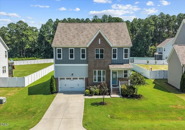 Photo 2 of Single family home for sale at 260 Wilson Farm Ln, Clayton, NC 27527 | MLS# 10189459 | Listing updated on 2026-09-20