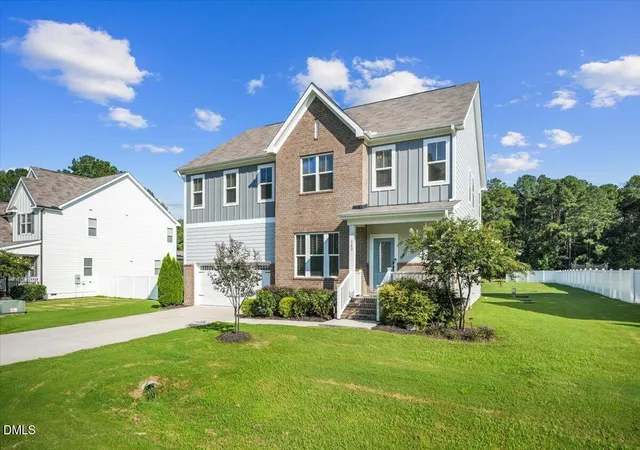 Photo 3 of Single family home for sale at 260 Wilson Farm Ln, Clayton, NC 27527 | MLS# 10189459 | Listing updated on 2026-09-20