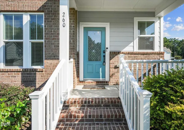 Photo 4 of Single family home for sale at 260 Wilson Farm Ln, Clayton, NC 27527 | MLS# 10189459 | Listing updated on 2026-09-20