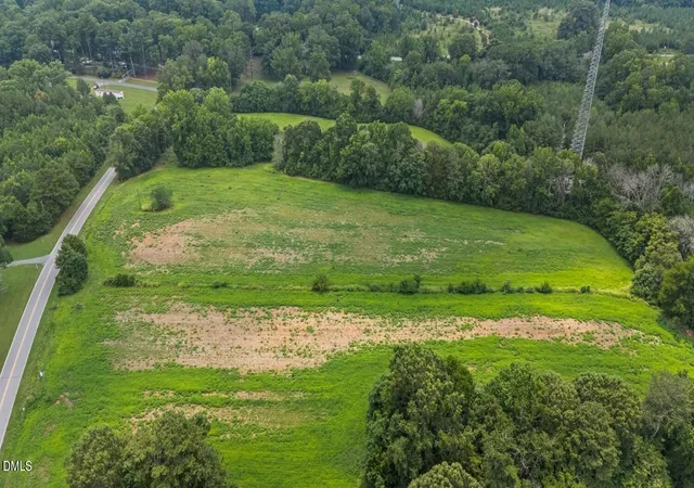 Photo 4 of Single family home for sale at 105 Mitchells Chapel Rd, Pittsboro, NC 27312 | MLS# 10189770 | Listing updated on 2026-08-31