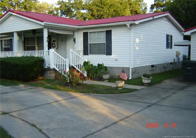 Photo 4 of Sale Pending at 4200 Fayetteville Rd, Raeford, NC 28376 | MLS# 768533 | Listing updated on 2026-08-30