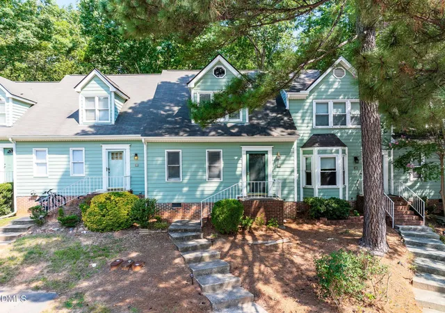 Townhouse for sale at 408 Oak Run Dr, Raleigh, NC 27606 | MLS# 10189487