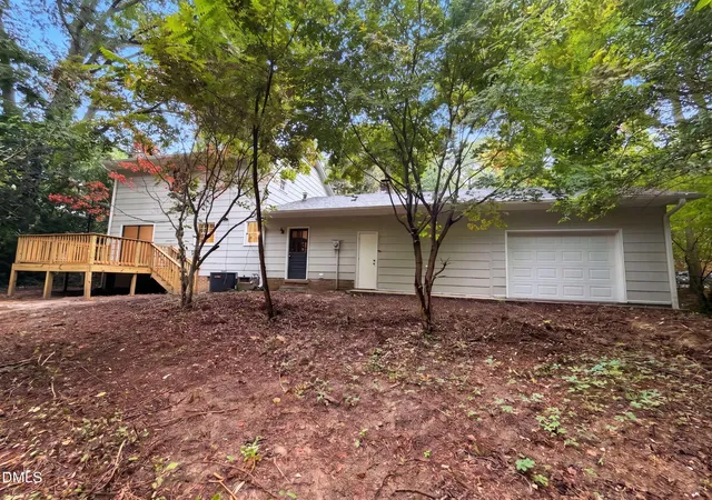 Photo 4 of Single family home for sale at 1304 Wicklow Dr, Cary, NC 27511 | MLS# 10189491 | Listing updated on 2026-09-20
