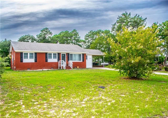 Photo 2 of Single family home for sale at 5762 Dove Dr, Hope Mills, NC 28348 | MLS# 768540 | Listing updated on 2026-08-31