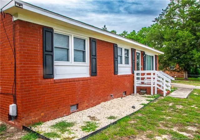 Photo 3 of Single family home for sale at 5762 Dove Dr, Hope Mills, NC 28348 | MLS# 768540 | Listing updated on 2026-08-31