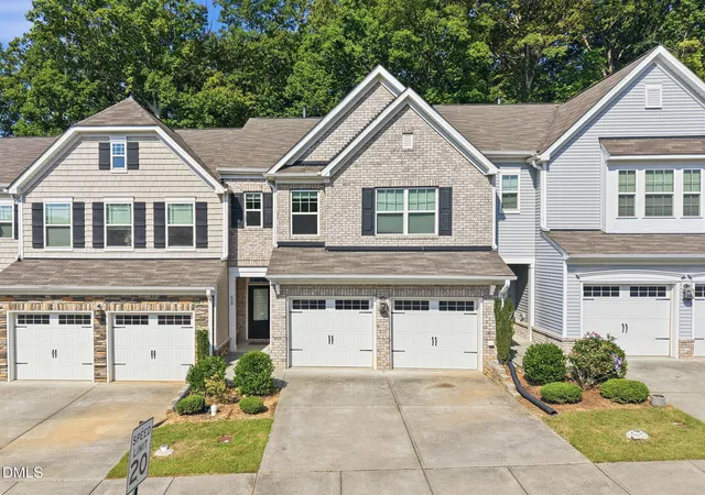 Photo 2 of Townhouse for sale at 409 Great Eno Path, Hillsborough, NC 27278 | MLS# 10189511 | Listing updated on 2026-08-29